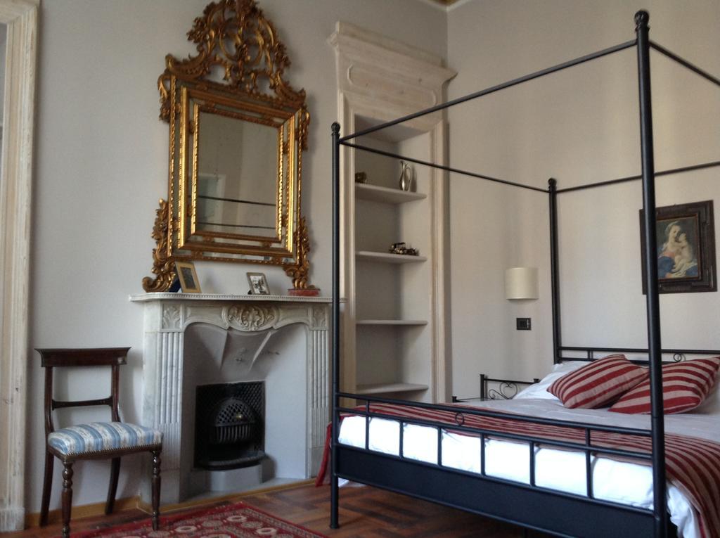 Madama Cristina Bed & Breakfast Turyn Pokój zdjęcie