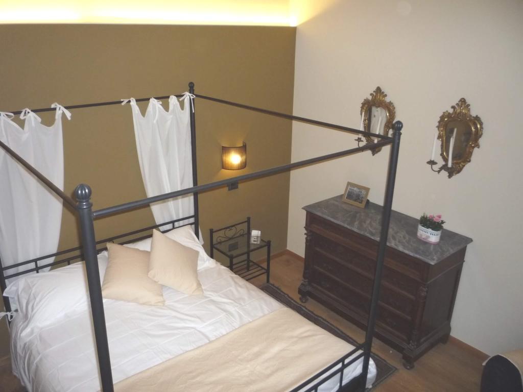 Madama Cristina Bed & Breakfast Turyn Pokój zdjęcie