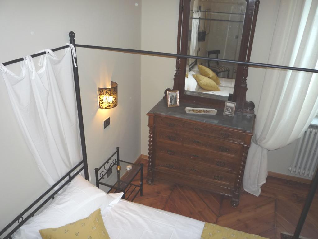 Madama Cristina Bed & Breakfast Turyn Pokój zdjęcie