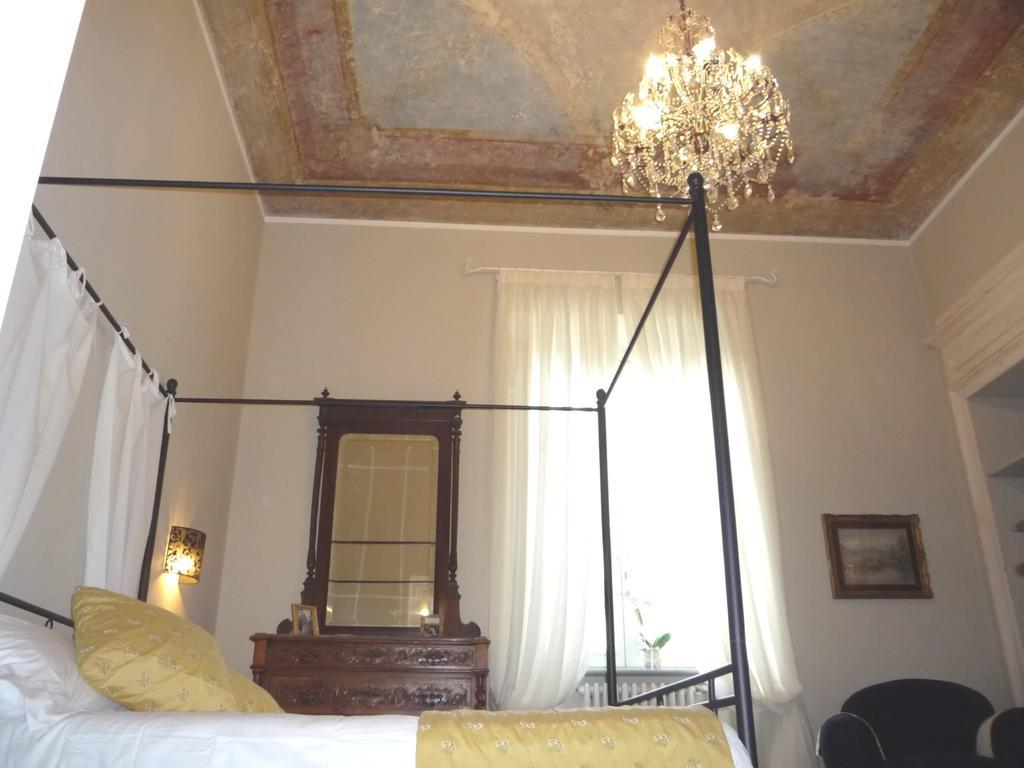 Madama Cristina Bed & Breakfast Turyn Pokój zdjęcie