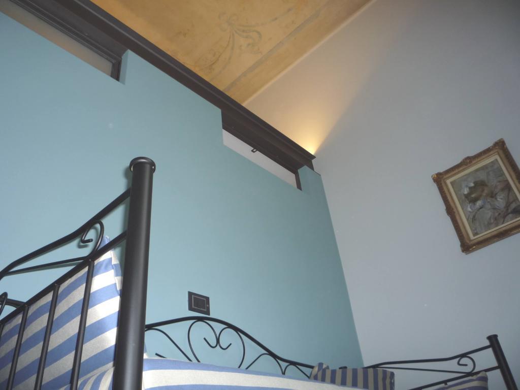 Madama Cristina Bed & Breakfast Turyn Pokój zdjęcie