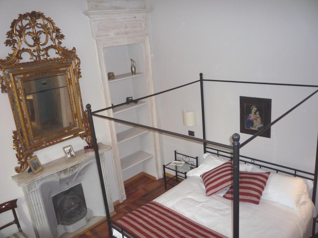 Madama Cristina Bed & Breakfast Turyn Pokój zdjęcie