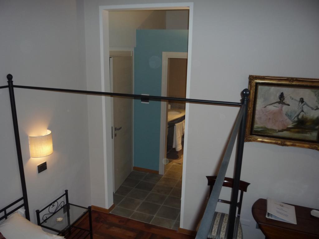 Madama Cristina Bed & Breakfast Turyn Pokój zdjęcie